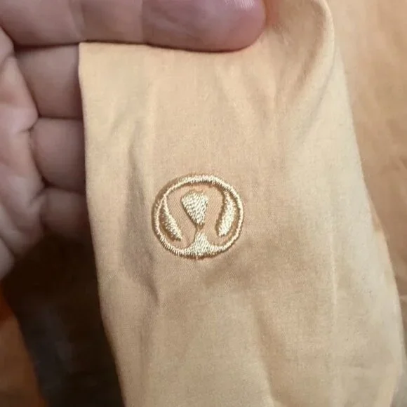 Lululemon Women's Cotton Blend Poplin Button Down Shirt NWT Size Small (PCHB) - Picture 9 of 13